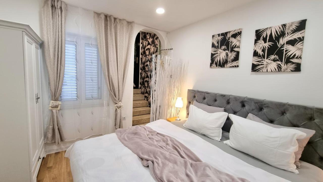 Place 4 U Center * Zadar