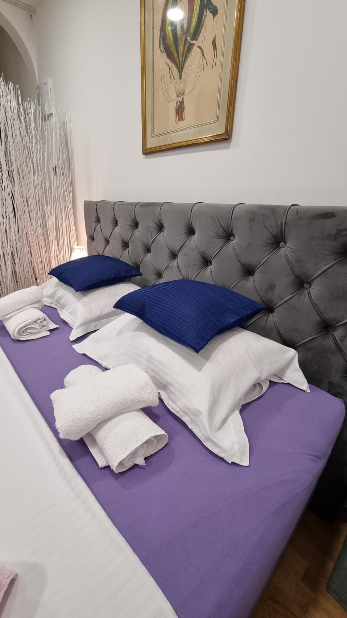 Apartment Place 4 U Center *