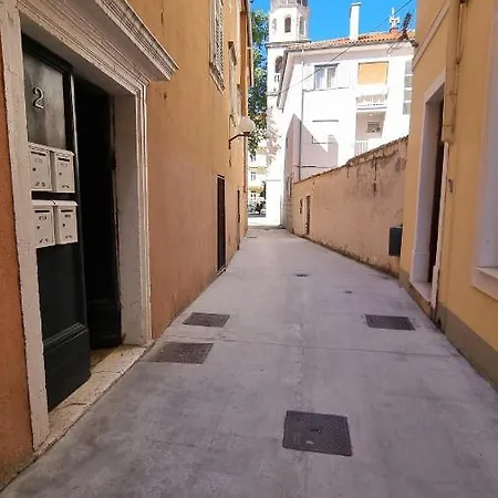 Place 4 U Studio Center Zadar Exterior foto